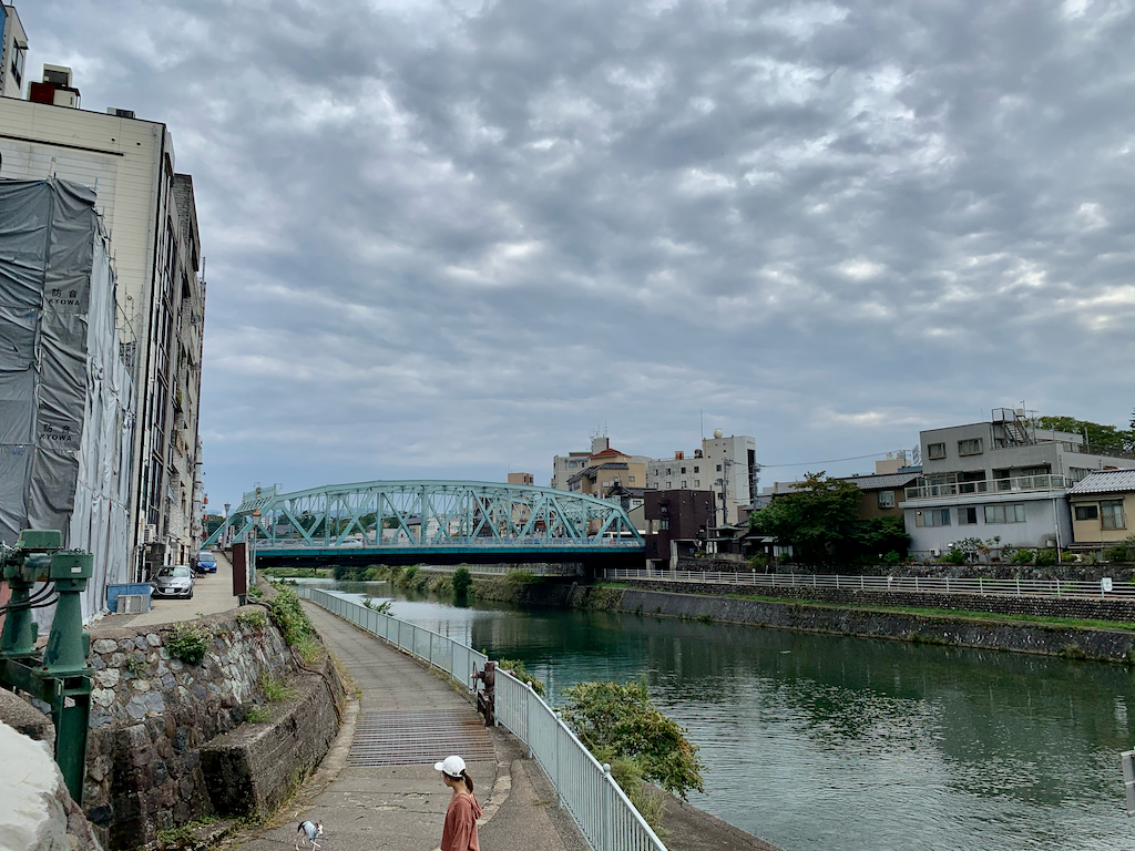 【１４：００】”美しき川は流れたり”「犀川」で憩いのひと時