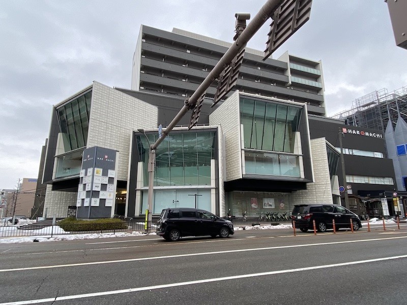 【１６:１０】「かなざわはこまち」で金沢土産をチェック♪