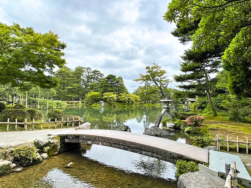 【１４：３0】日本3名園の1つ「兼六園」＜加賀百万石ルート＞
