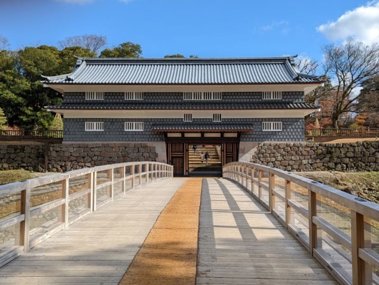 尾山神社と鼠多門橋、玉泉院丸庭園でお散歩♪