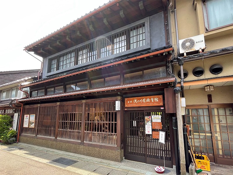 【１０：１０】金沢 浅の川園遊会館で金沢芸妓と茶屋文化に触れる